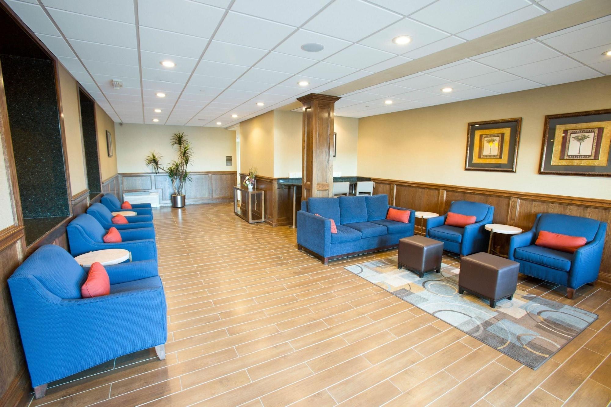 Comfort Inn & Suites Triadelphia Exterior photo